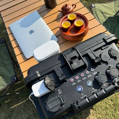 AC Pure Sine Wave Output Black Multi-Functional 6kw Power Station untuk Hidup Off-Grid