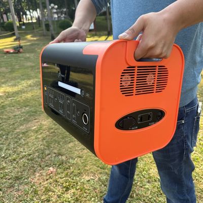 AT22 220V Portable Power 2200W Peak 4400W Lithium Battery untuk berkemah dan darurat