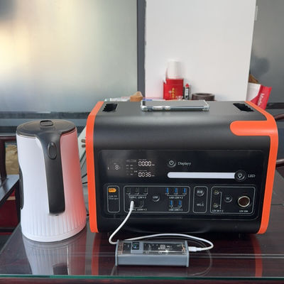 Generator portabel penyimpanan energi tipe All Socket 2000W untuk pengisian daya USB dan tenaga surya