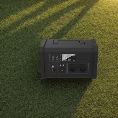 Pembangkit Listrik Penyimpanan Energi Portabel Input Tenaga Surya Cadangan Daya Darurat Keluaran AC 700W