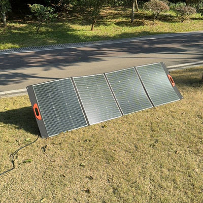 Panel Surya Lipat 200W Silikon Monokristalin Ideal untuk Rumah Kemping Luar Ruang