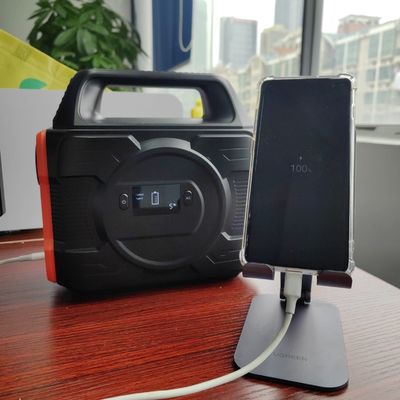 Baterai Li-ion 300W yang dapat disesuaikan Generator Surya Portable dengan Teknologi MPPT