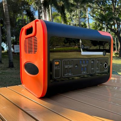 800W Solar Input 2200W Constant Power Mobile Solar Power Station untuk pengisian daya di luar ruangan