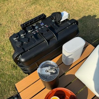 6000W Energi Portable dengan Hand-Pull Rod Pulley Inverter Lithium Battery Solar Generator