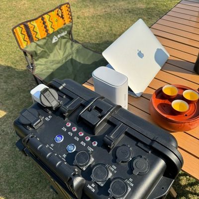 8000W Daya Puncak LiFePO4 Lithium Cell Portable Solar Generator untuk Kegiatan Luar Ruangan