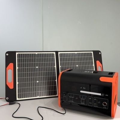 800W Solar Charging Portable Energy Storage Power Station dalam warna Hitam dengan warna Oranye