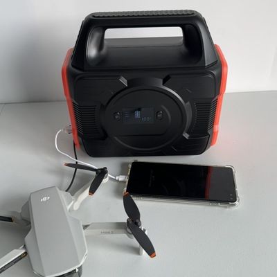 Baterai Lithium Luar Ruang Baterai penyimpanan energi 300W Pemancar dengan MPPT