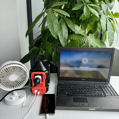 Outdoor Camping Portable Power Station dengan EU AC Socket dan Liquid Crystal Display