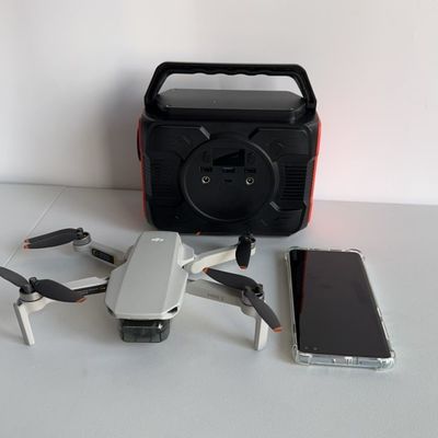 200W Small Multi-Functional Portable Mobile Power Station untuk berkemah dan darurat