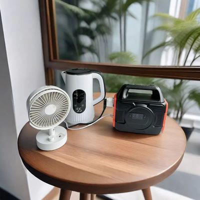 S3 Kompatibel Rumah Tangga Outdoor Solar Generator 300W 110V 220V Portable Power Station