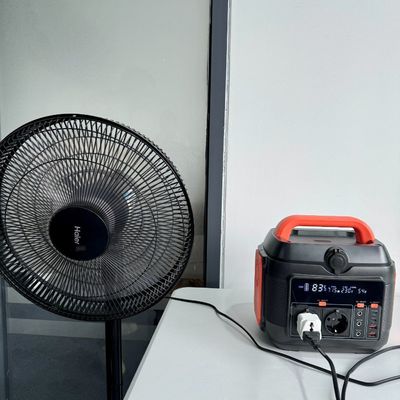 Stasiun pasokan energi darurat tenaga surya portabel 200W600W dengan output gelombang sinus