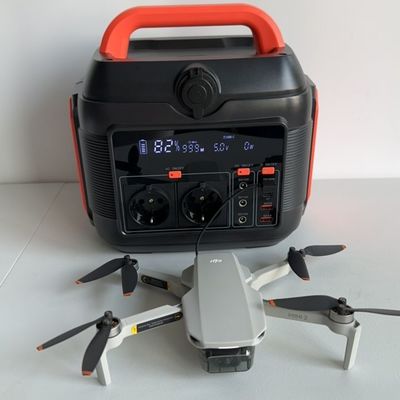 Outdoor Portable 600W Solar Power Station dengan Us AC Socket dan Warna yang Dapat Dikustomisasi