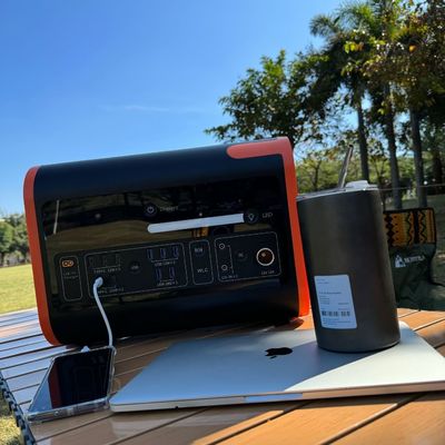 27.000kg Paket Berat Bruto Sertifikasi CE 2200W Generator Surya Portable untuk Outdoor