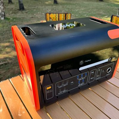 40Ah/110V/220V Mobile Rechargeable 2200W Camp Lithium Lithium Power Portable Station