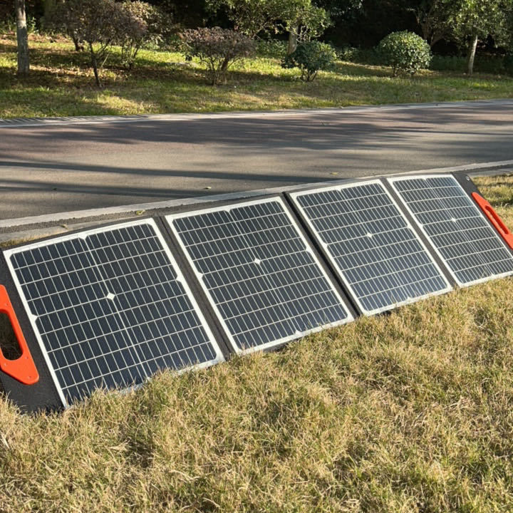 Panel Surya Lipat Hitam 100wp untuk Pengisian Generator Surya saat Berkemah di Luar Ruang