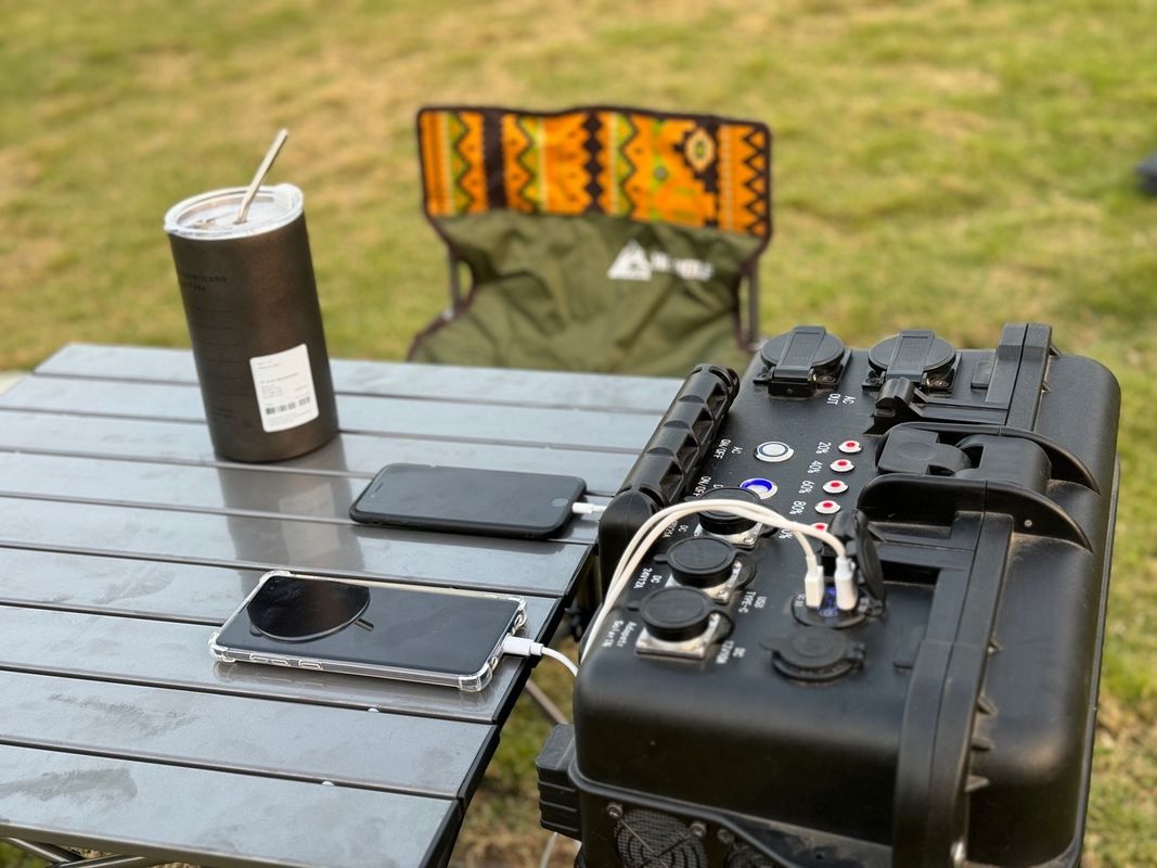 220V Portable Power Supply High Power Output 6000W UPS Power Station untuk Pekerjaan Luar Ruang