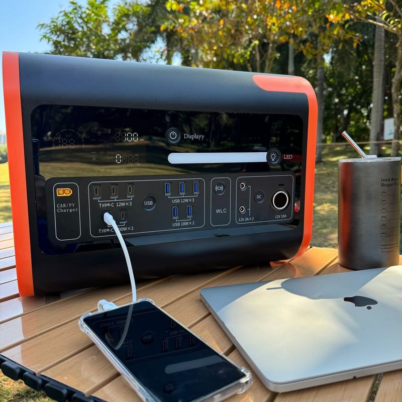 AT22 LiFePO4 Super Fast Charge AC/DC Solar Generator 2200W untuk Pembangkit Listrik Portable