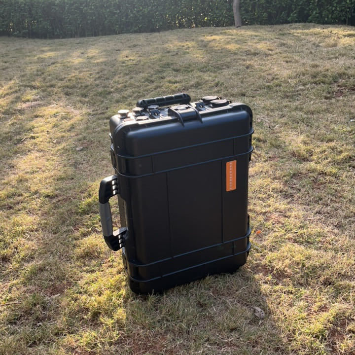 Waktu Pengisian 6-7 jam Baterai LiFePO4 3000W Stasiun Listrik Surya Portable untuk Kebutuhan Listrik Seluler