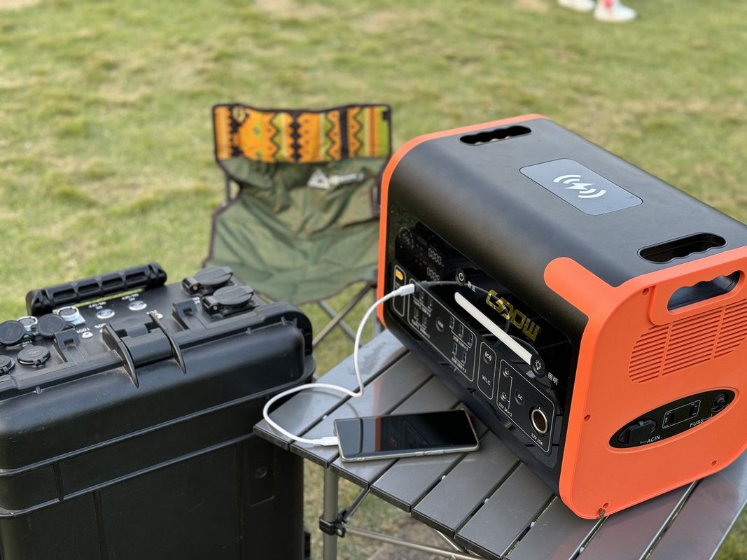 Kompak 2200W Portable Solar Energy Storage Power Station Sesuai permintaan Anda