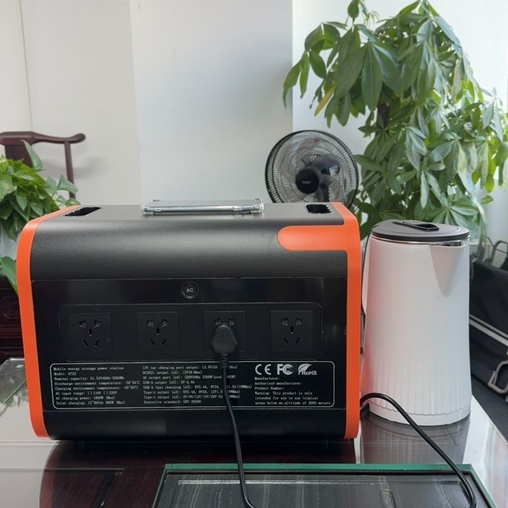 Tipe-C Output LiFePO4 2200W Solar Generator Daya Utama untuk Stasiun Camping Luar Ruang
