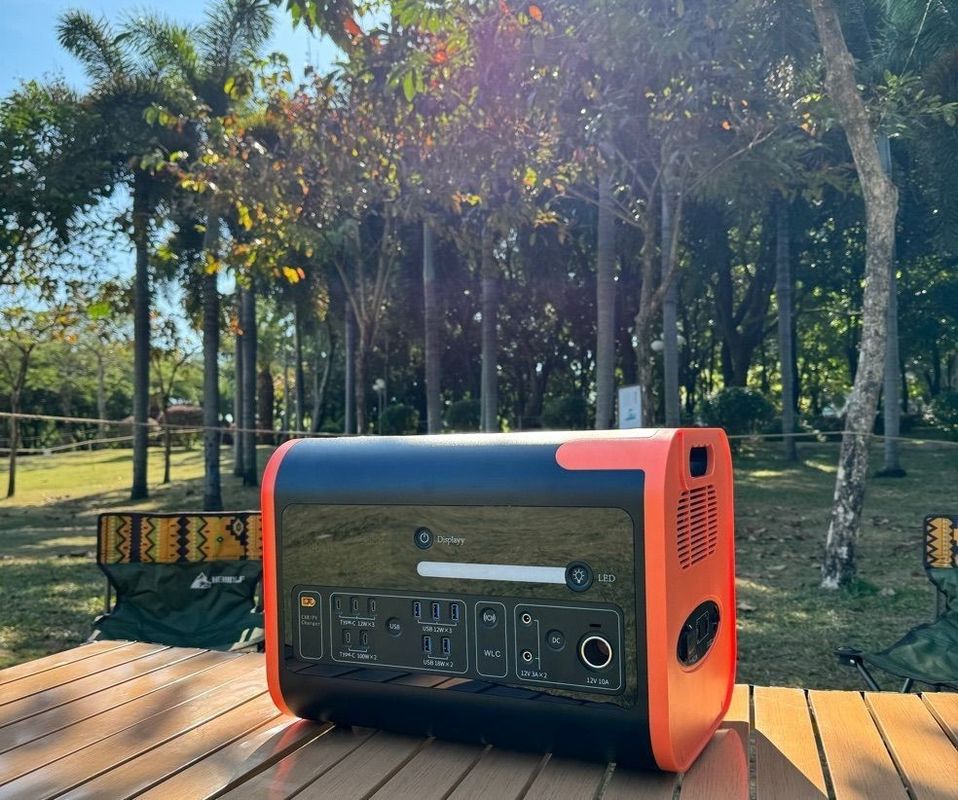 1800W 2000W 2200W Portable Power Station 2kw dengan Lithium LiFePO4 Baterai AT22 Hitam