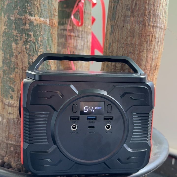 200W Small Multi-Functional Portable Mobile Power Station untuk berkemah dan darurat