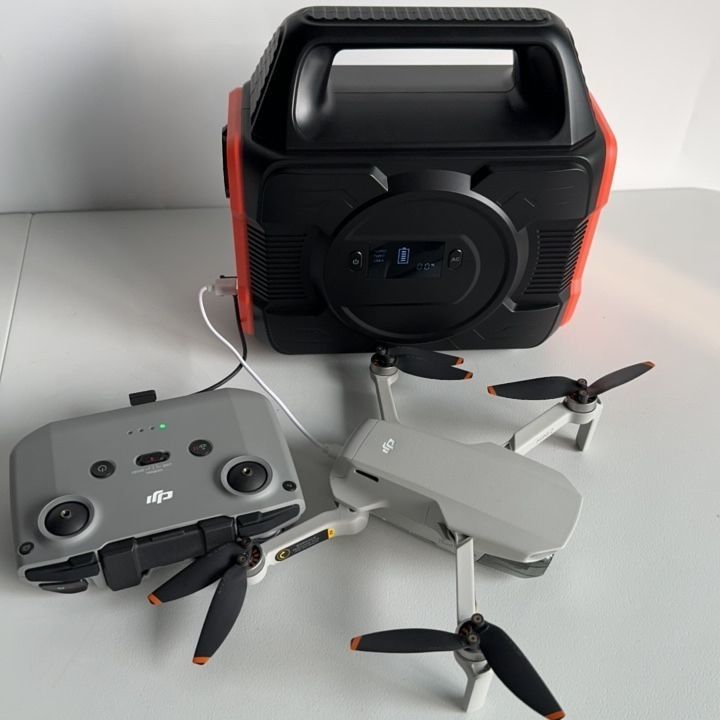 Stasiun Daya Surya Portable 300W/600W/2200W USB Charger dengan Baterai yang Bisa Dihapus
