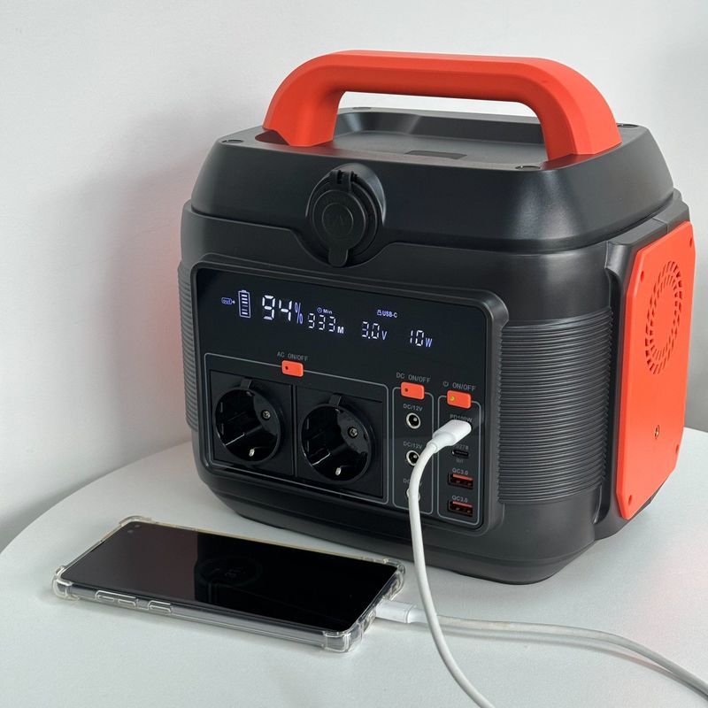 Balkon RV Portable Mobile Generator Lampu Kuat Lampu LED dan Tipe C1 Input/Output