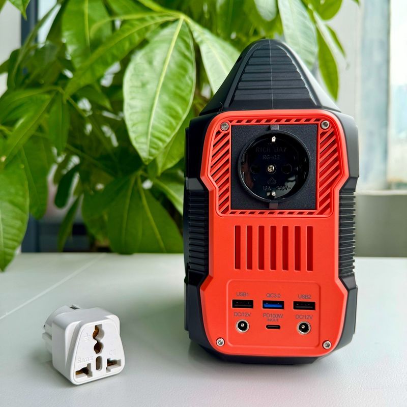 288wh 300W Multi-Fungsi Lithium Baterai Portable Power Station untuk Live Outdoor