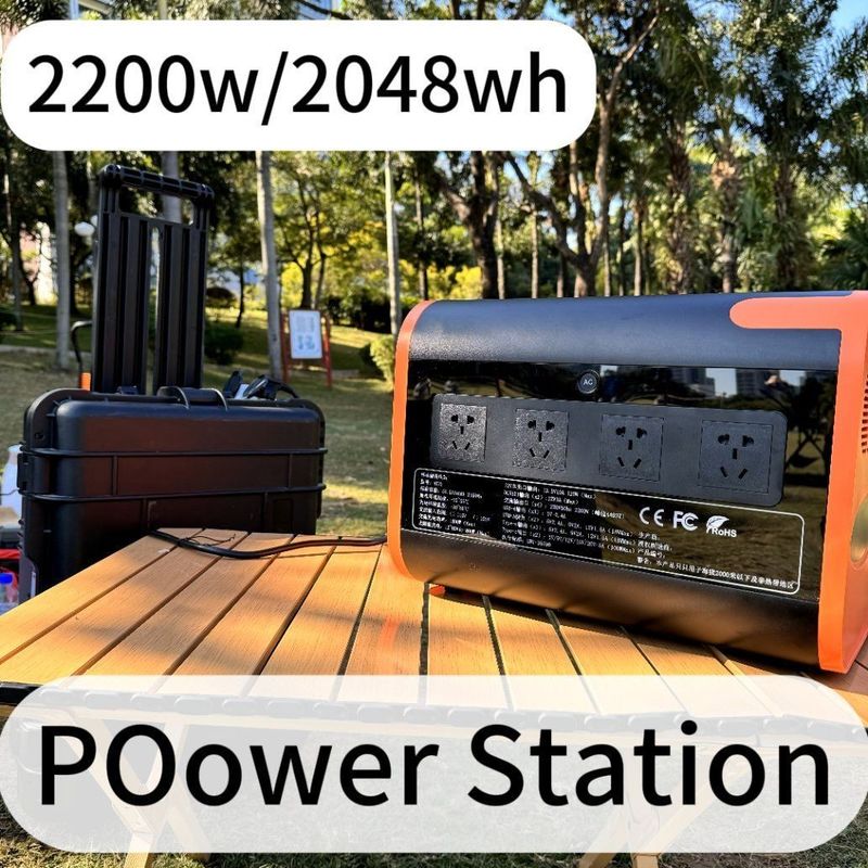 Stasiun Listrik Camping Portable 2200W dengan Pengisian Tanpa Kabel 15W LiFePO4 UPS Panel Surya