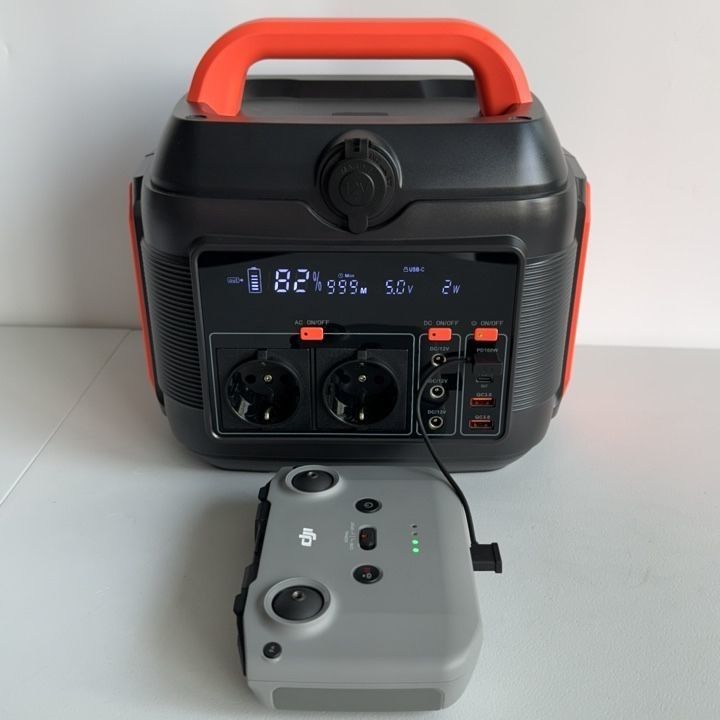 576wh/600W LiFePO4 Baterai Isi Ulang Stasiun Listrik Portable Ideal untuk Rumah Luar Ruangan