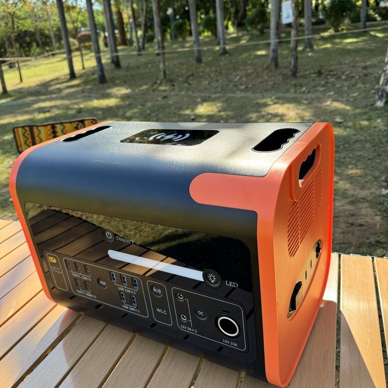 800W Solar Charging Backup Inverter untuk Outdoor Live Broadcast Portable Power Station