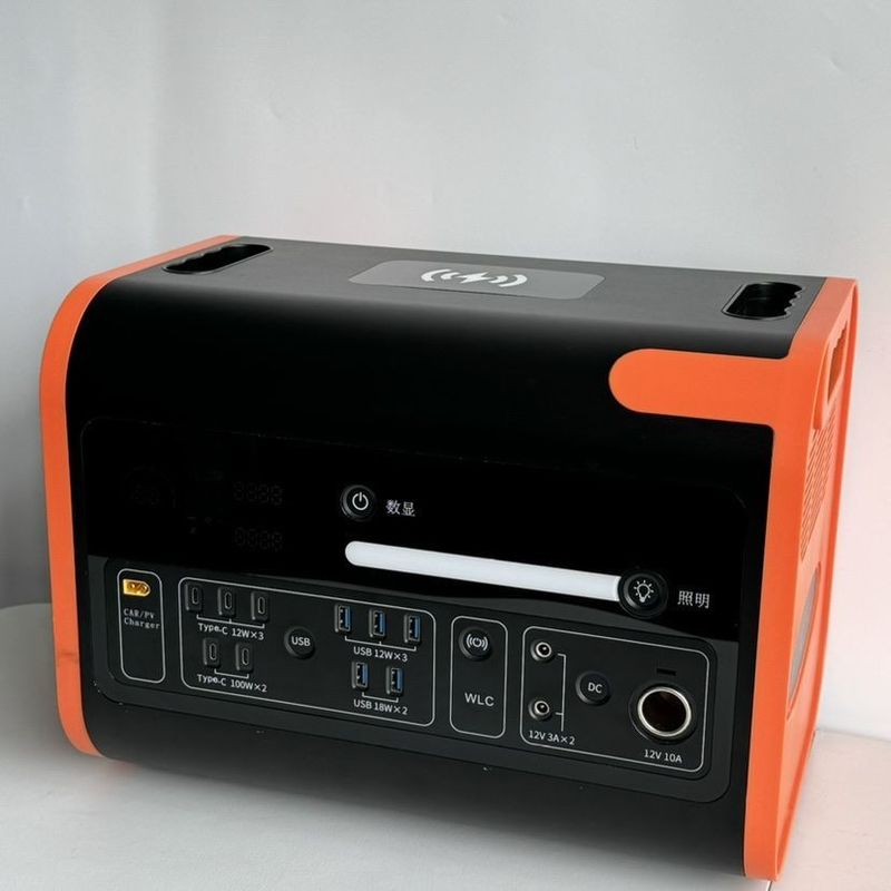 2200W Daya Konstan Keluar 4000W Drive LiFePO4 Solar Generator untuk mengisi daya di luar ruangan