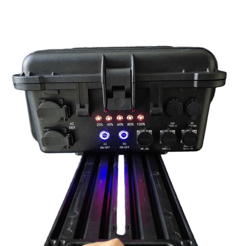 3000W Multi-Fungsi Portable Power Station untuk pengisian daya surya dalam skenario yang berbeda