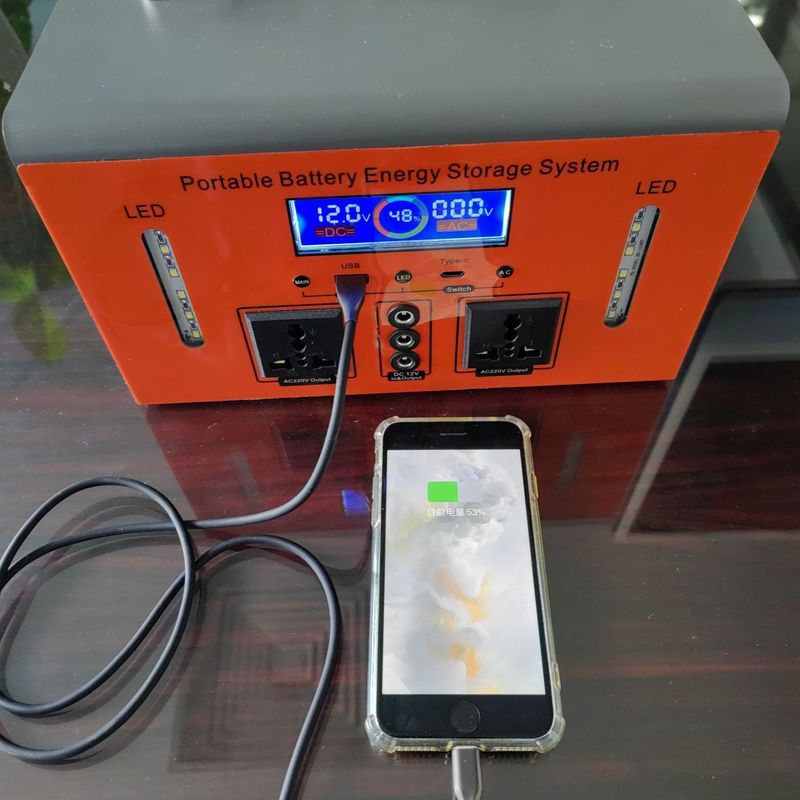 Stasiun listrik portabel 300W untuk darurat berkemah dan rumah Tipe-C Output 5V/10W Max